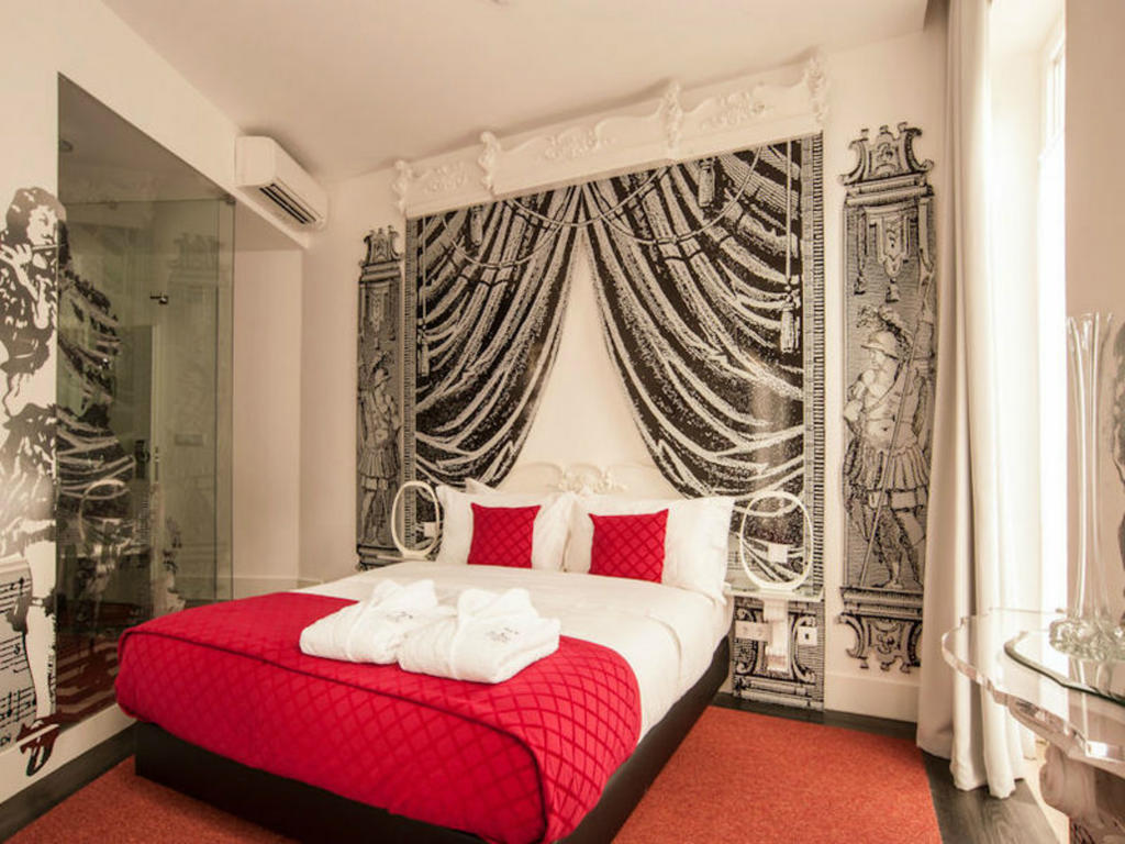 Teatro Boutique & Lissabon